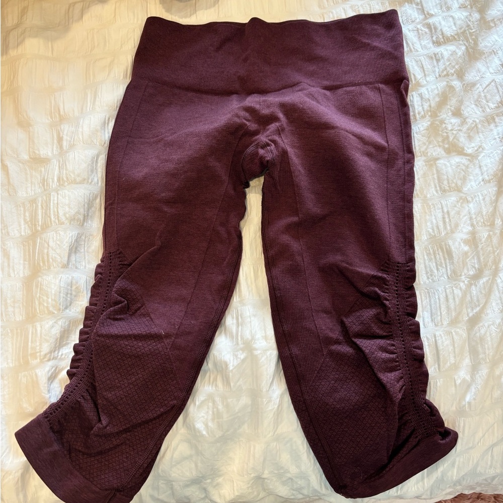 Lulu maroon cropped leggings